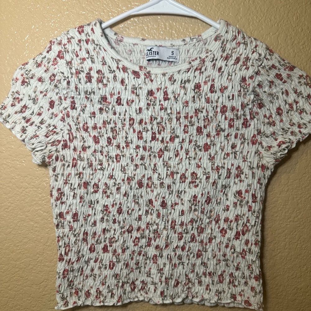 Hollister Women's Red Floral Textured Top